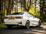 BMW 3-serie Sedan 320d 191PK xDrive Aut Sportstoelen Virtual, Auto's, BMW, Automaat, Euro 6, Wit, Leder