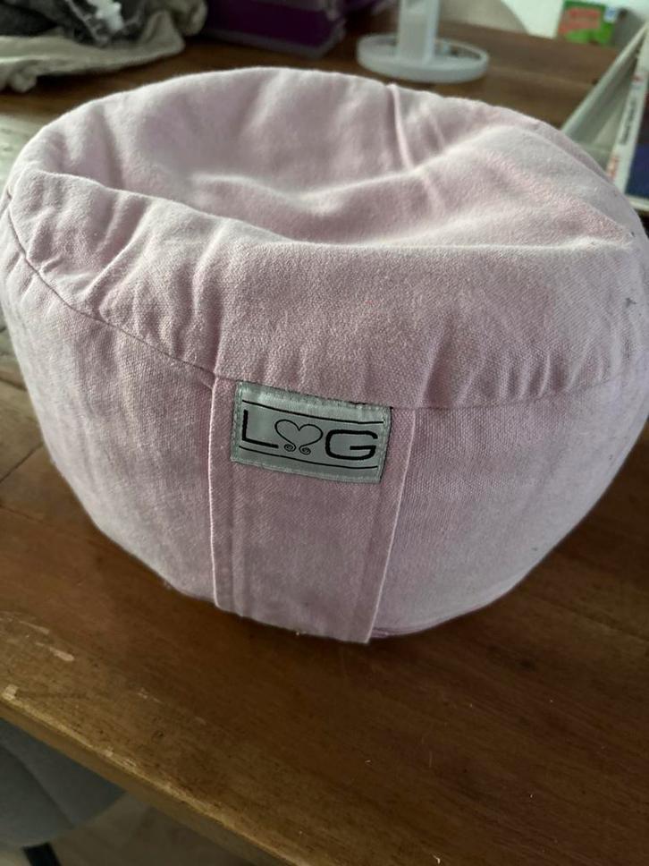 Love generation Roze Yoga Zitzak - Gebruikt, Huis en Inrichting, Zitzakken, Gebruikt, Zitzak, Roze, Ophalen