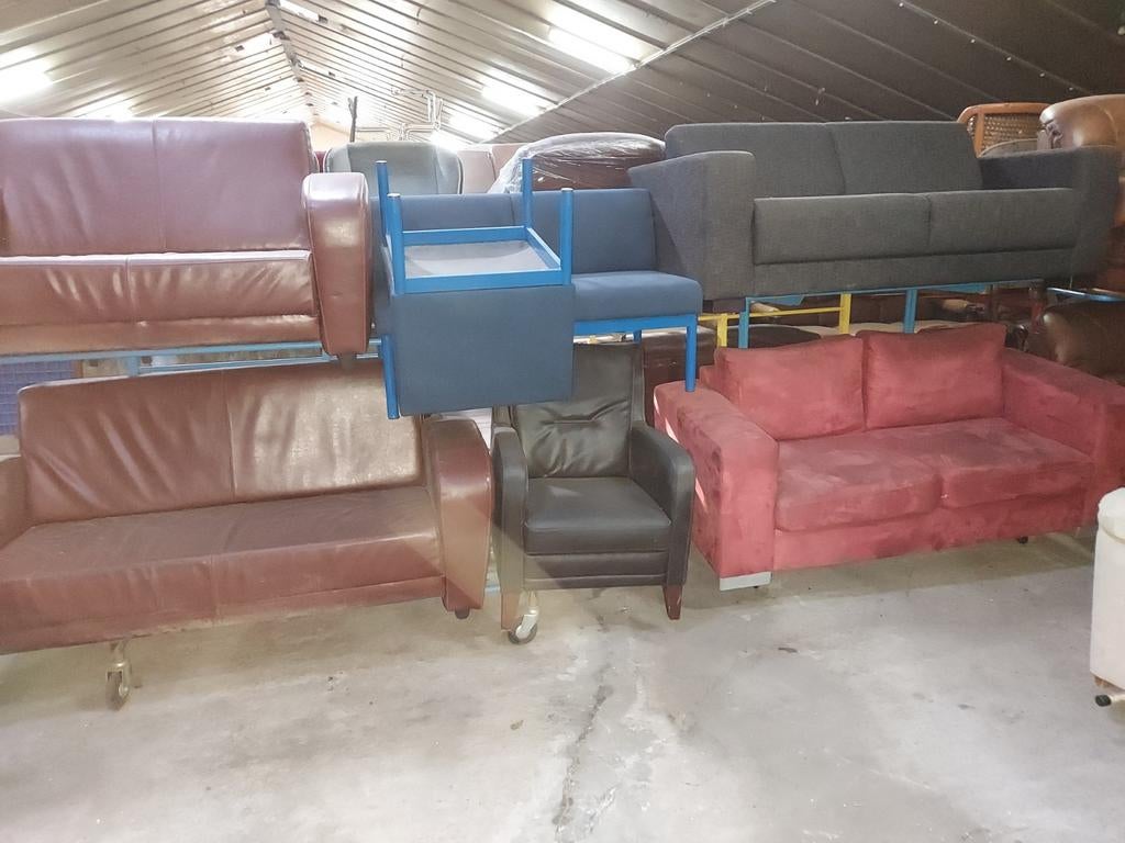 Exportbanken trailer vol mixpartij gebruikte bankstellen, Ophalen, Gebruikt