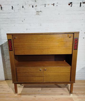 Vintage sixties barkast/ Highboard met ingelegde keramische  beschikbaar voor biedingen
