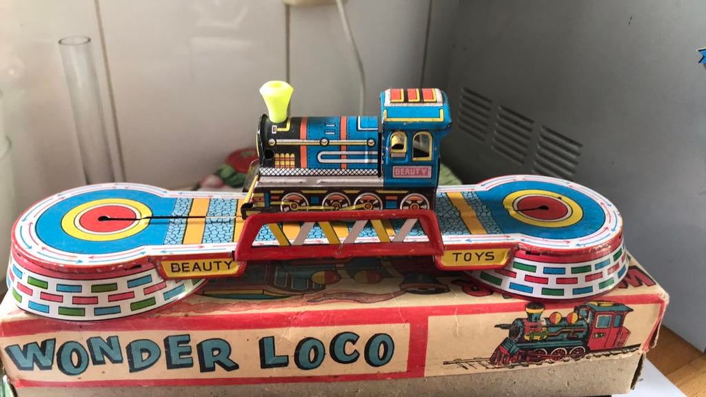 Oude treintje werkend en met doos, Antiek en Kunst, Ophalen