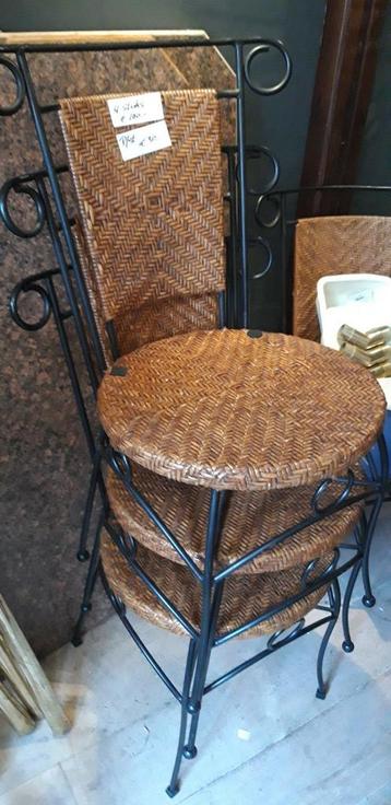 Restaurant stoelen. Terras stoelen. Rotan stoelen..  beschikbaar voor biedingen