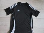NIEUW Voetbalshirt van Adidas maat 164, Adidas, Meisje, Ophalen of Verzenden, Nieuw