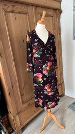 Romantische aubergine bloemenjurk maat M, Kleding | Dames, Jurken, Maat 38/40 (M), Paars, Ophalen of Verzenden, Zo goed als nieuw