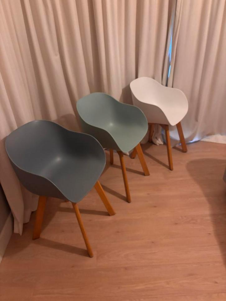 3 Leuke kuip Stoelen - Houten Onderstel, Kunststof Kuip, Huis en Inrichting, Stoelen, Zo goed als nieuw, Drie, Hout, Wit, Ophalen
