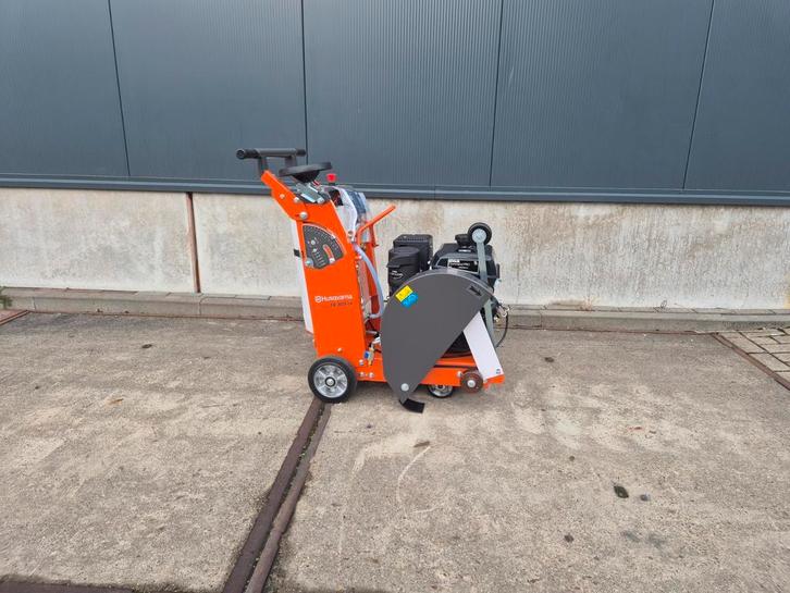 Vloerzaagmachine Husqvarna fs400 lv asfaltzaag, Zakelijke goederen, Machines en Bouw | Overig, Ophalen of Verzenden