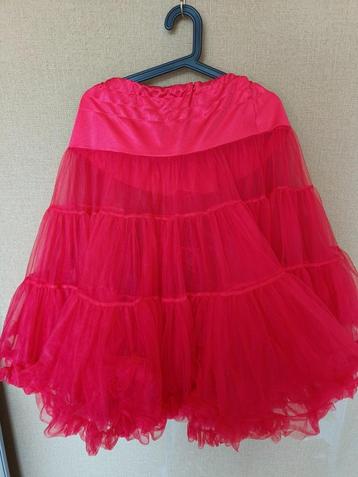 Petticoat in ravishing rood beschikbaar voor biedingen