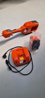 Husqvarna trimmer 136LiC met lader + nieuwe accu!, Ophalen, Accu, Husqvarna