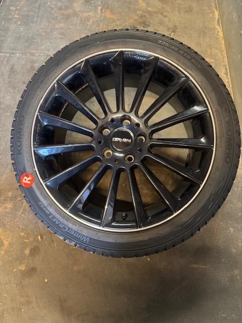 Winterbanden, Auto-onderdelen, Banden en Velgen, Banden en Velgen, Winterbanden, 18 inch, 225 mm, Personenwagen, Gebruikt, Ophalen of Verzenden