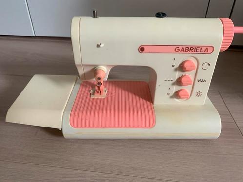 Vintage Gabriela Kindernaaimachine, Antiek en Kunst, Antiek | Naaimachines, Ophalen