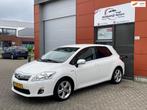 Toyota Auris 1.8 Full Hybrid Executive APK CRUISE NAVI CAMER, Auto's, Euro 5, Zwart, 4 cilinders, Wit