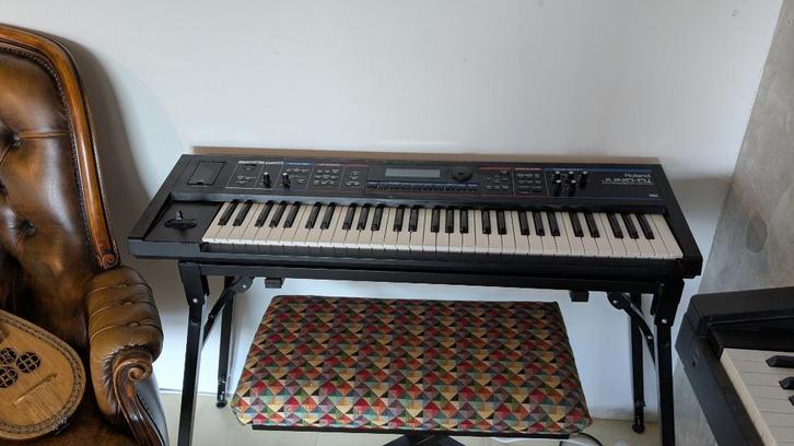 Roland Juno DI synthesizer, Muziek en Instrumenten, Synthesizers, Gebruikt, 61 toetsen, Roland, Met midi-aansluiting, Met standaard