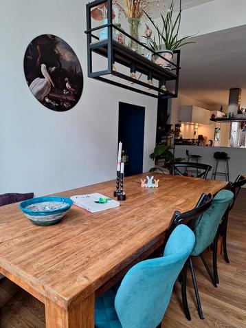 Mooie grote eikenhouten tafel beschikbaar voor biedingen