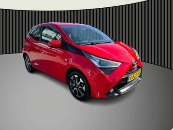 Toyota Aygo 1.0 VVT-i x-play airco, camera, multi stuur beschikbaar voor biedingen