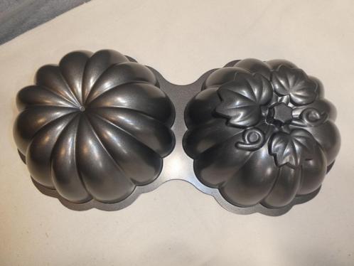 3D bakvorm pompoen - Wilton, Hobby en Vrije tijd, Taarten en Cupcakes maken, Zo goed als nieuw, Bakvorm, Taarten, Ophalen of Verzenden