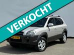 Hyundai Tucson 2.0i 4WD Style ! VERKOCHT !, Stof, Gebruikt, 4 cilinders, Metallic lak