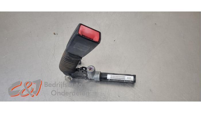 Veiligheidsgordel Insteek Midden-voor van een Peugeot Boxer, Auto-onderdelen, Interieur en Bekleding, Peugeot, Gebruikt, 3 maanden garantie