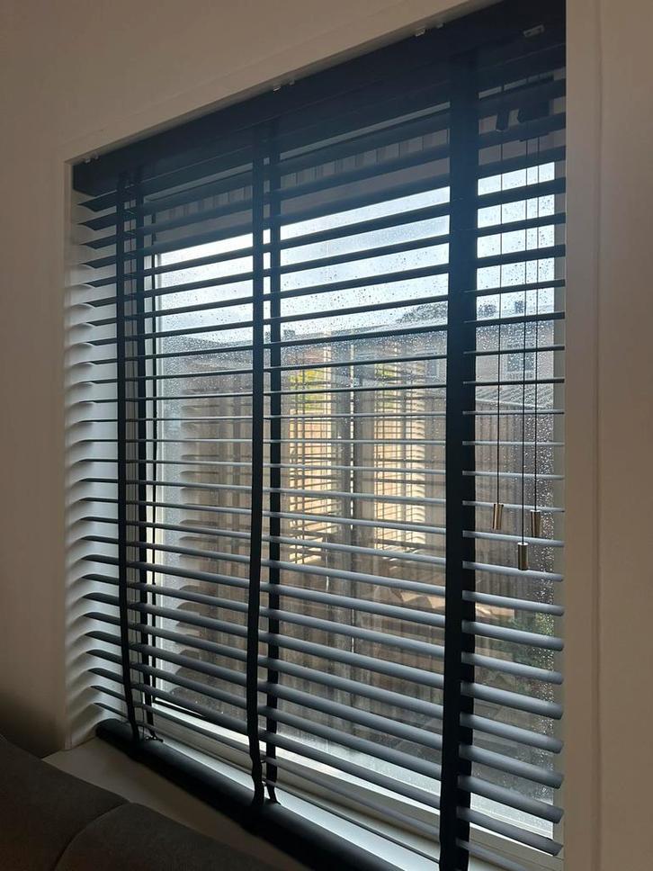 Jalozieen zwart zo goed als nieuw, Huis en Inrichting, Stoffering | Gordijnen en Lamellen, Zo goed als nieuw, 150 tot 200 cm, 50 tot 100 cm