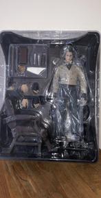 Hot toys Sweeney Todd collectible, Verzamelen, Ophalen, Zo goed als nieuw, Film, Actiefiguur of Pop