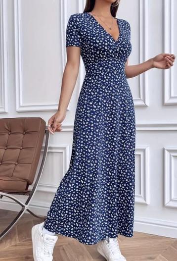 Dames nieuwe blauw jurk beschikbaar voor biedingen