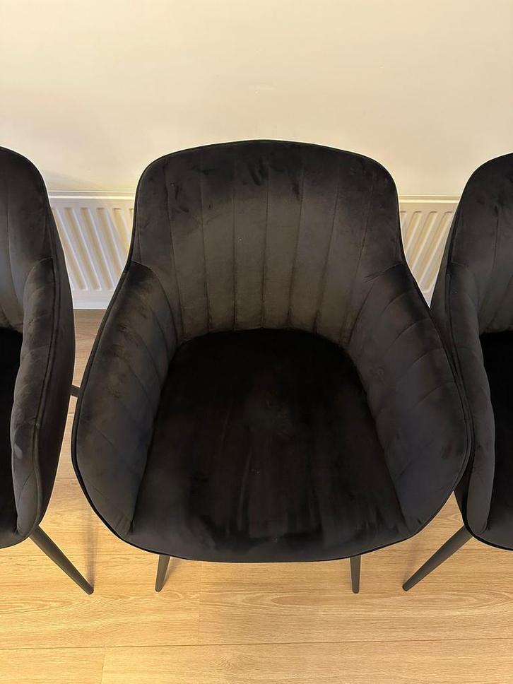 Nette staat eetkamerstoel in hoofddorp!, Huis en Inrichting, Stoelen, Zo goed als nieuw, Vijf, Zes of meer stoelen, Stof, Zwart