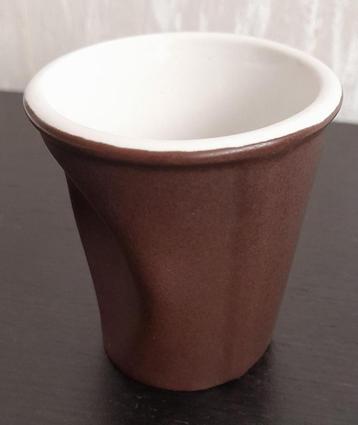 Bruine Revol deukbeker voor espresso beschikbaar voor biedingen