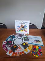 Trivial Pursuit 2000s Editie - Quizspel, Hobby en Vrije tijd, Gezelschapsspellen | Bordspellen, Een of twee spelers, Ophalen of Verzenden