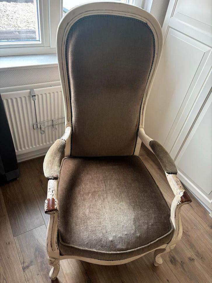 Antieke fauteuil met stoffen bekleding, Huis en Inrichting, Fauteuils, Gebruikt, Hout, 50 tot 75 cm, Minder dan 75 cm, Ophalen