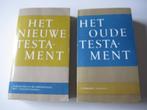2 boeken ‘Het nieuwe en oude testament’ paperback, Ophalen of Verzenden, Gelezen