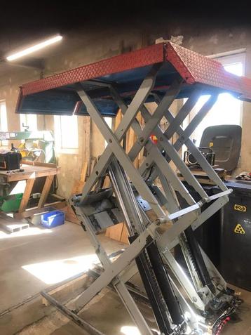 Te koop: schaarbrug 400 volt, 3000 kg, beveiligd beschikbaar voor biedingen