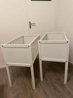Twee witte wiegjes met matrassen – tweeling, Kinderen en Baby's, Babywiegjes en Ledikanten, Ophalen, Gebruikt, Wieg