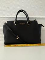 Michael Kors Selma Zwarte Handtas - Zo goed als nieuw, Sieraden, Tassen en Uiterlijk, Tassen | Damestassen, Ophalen of Verzenden