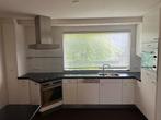 Goed onderhouden keuken stenen blad en mini schierkookeiland, Huis en Inrichting, Keuken | Complete keukens, Ophalen of Verzenden