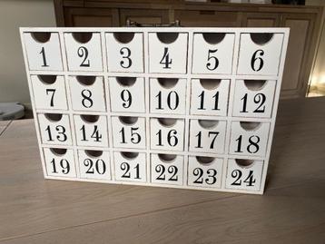 Houten Adventskalender om zelf te vullen -wit - hout beschikbaar voor biedingen