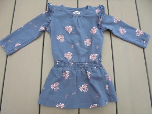 K143 Grijs jurkje Z8 maat 56, Kinderen en Baby's, Babykleding | Maat 56, Zo goed als nieuw, Meisje, Jurkje of Rokje, Ophalen of Verzenden