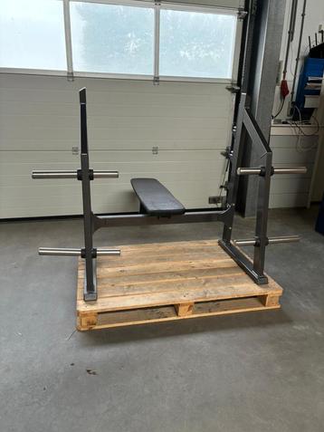OPRUIMING! Eleiko Classic Olympic Flat Bench beschikbaar voor biedingen