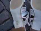 GRATIS VERZENDEN NIEUWE LUXE VINTAGE ROZE LEREN HAKKEN 41, Schoenen met lage hakken, Verzenden, Nieuw, Roze