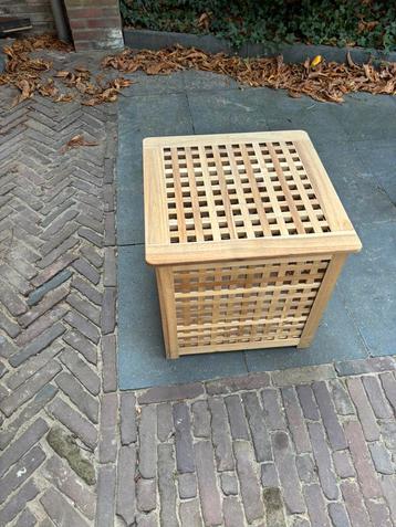 Mooie hard houten IKEA HOL kist 50x50x50 cm beschikbaar voor biedingen