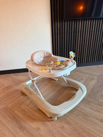 Loopstoeltje beige beschikbaar voor biedingen