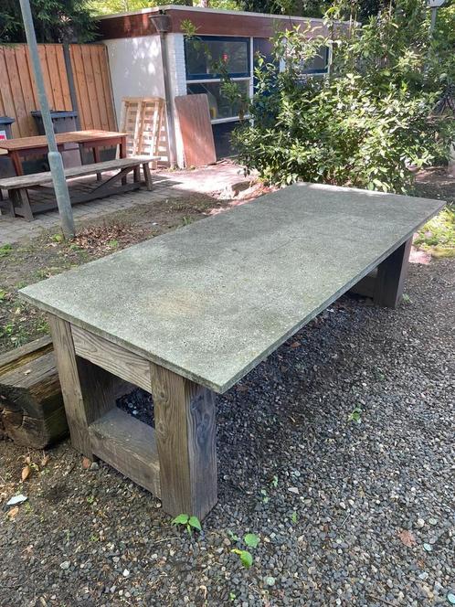 Het stenen tafelblad is 220x100x3,5. Er zi, Tuin en Terras, Tuintafels, Gebruikt, Rechthoekig, Hout, Ophalen