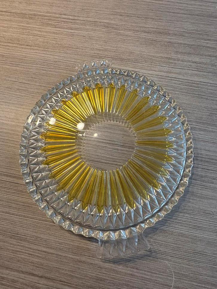 Kristallen Vlaaischotel met Gele Decoratie, Antiek en Kunst, Antiek | Glas en Kristal, Ophalen of Verzenden