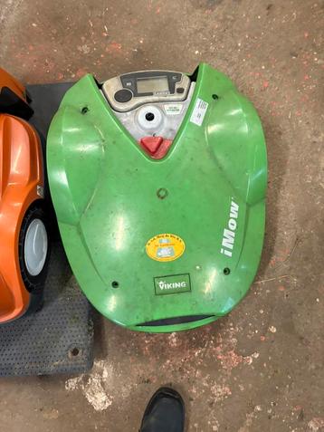 4 Stuks robotmaaier defect beschikbaar voor biedingen