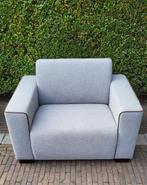 Loveseat in nieuwstaat, Ophalen, 75 tot 100 cm, Hout, Minder dan 150 cm