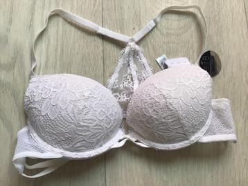 Witte push up BH 75B nieuw beschikbaar voor biedingen