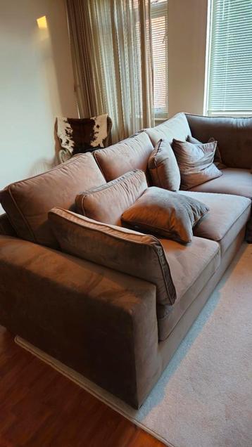 ZGAN Taupe velvet hoekbank 270x245 beschikbaar voor biedingen