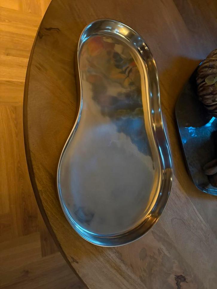 Riviera Maison x Anna Nooshin Dienblad, Huis en Inrichting, Woonaccessoires | Dienbladen, Gebruikt, Metaal, Ovaal, Ophalen of Verzenden