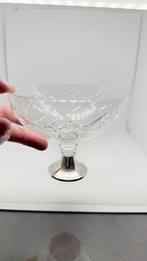 Kristallen schaal op zilveren voet. Hoog:11,5 cm., Verzenden