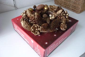 mooie natuurlijke kerst krans nog nieuw in doos beschikbaar voor biedingen