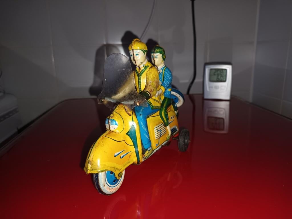 Blikken speelgoed. Gele scooter + rijder. Technofix Germany, Antiek en Kunst, Antiek | Speelgoed, Ophalen of Verzenden