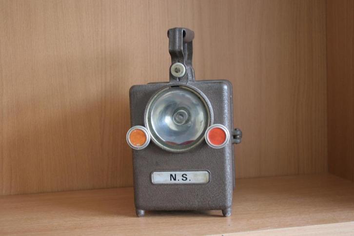 Handlantaarn machinist NS (met rode en oranje schijf), Verzamelen, Spoorwegen en Tramwegen, Gebruikt, Trein, Boek of Tijdschrift
